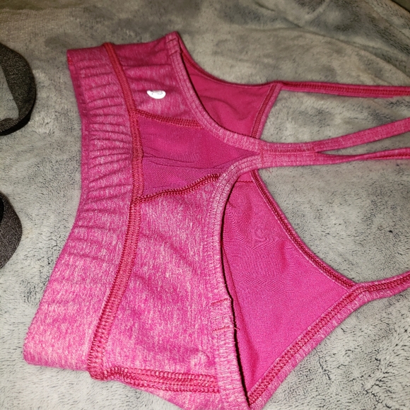 ●SOLD ON MERC●☆2 lulu bras☆ Size 2 VGUC - Picture 4 of 12